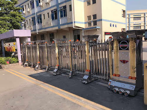 分享東莞伸縮門鉸鏈?zhǔn)怯赡膫€部件控制工作的